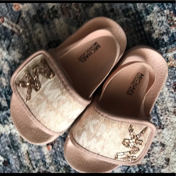 Michael Kors baby girl Velcro sandals - Picture 8 of 8